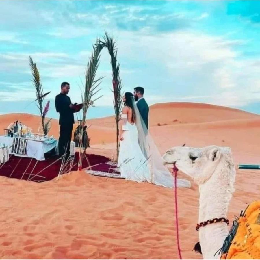 ホテルErg Chebbi Camel Trek Camp メルズーガ エクステリア 写真